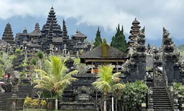 BESAKIH TEMPLE